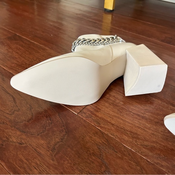 Steve Madden Tryout Chain Bootie - Picture 5 of 5